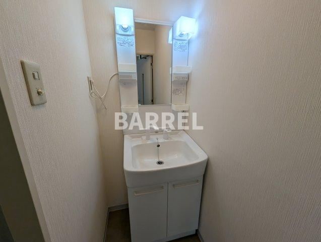 エル三津屋の独立洗面台