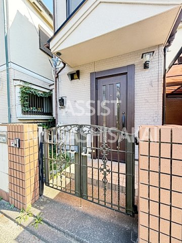 東町貸家のエントランス