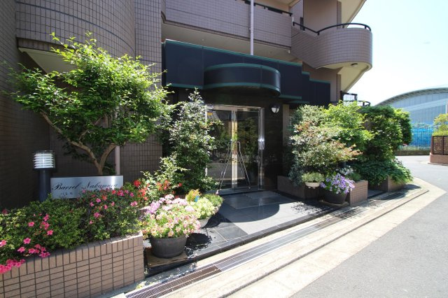 バレル中村のエントランス