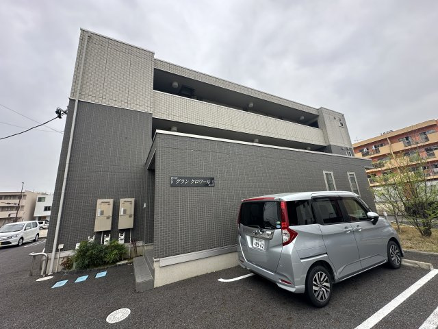 グランクロワールの駐車場