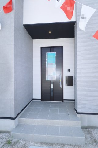 郡山市富久山町福原字町田　　　  4号棟　　　明健小学校、明健中学区　の玄関|※同社施工例