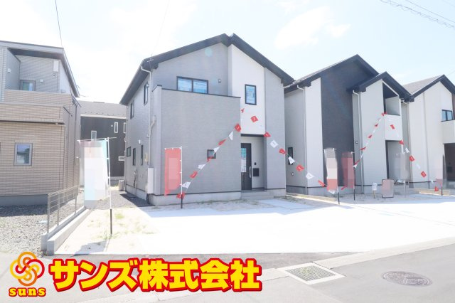 郡山市富久山町福原字町田　　　  4号棟　　　明健小学校、明健中学区　の外観|北東側から見た駐車場を含む外観♪