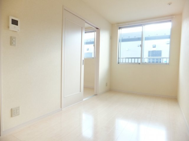 ヴェスタ市川Ａの居間・リビング
