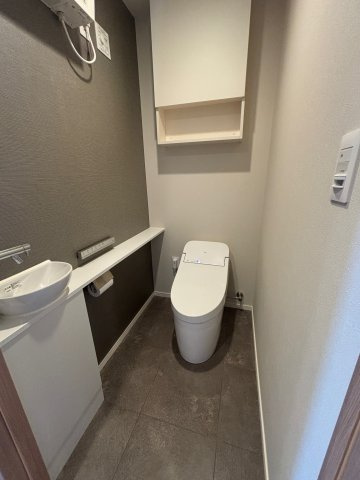 コンパクトで使いやすいトイレです。