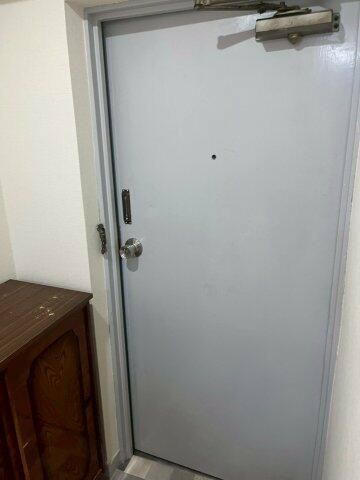 マンション二葉の玄関