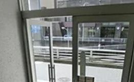 マンション二葉のエントランス