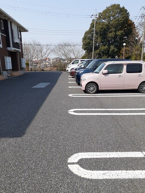 ラパンⅢの駐車場