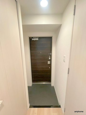 プレサンス新大阪ザ・シティ　仲介手数料無料の玄関