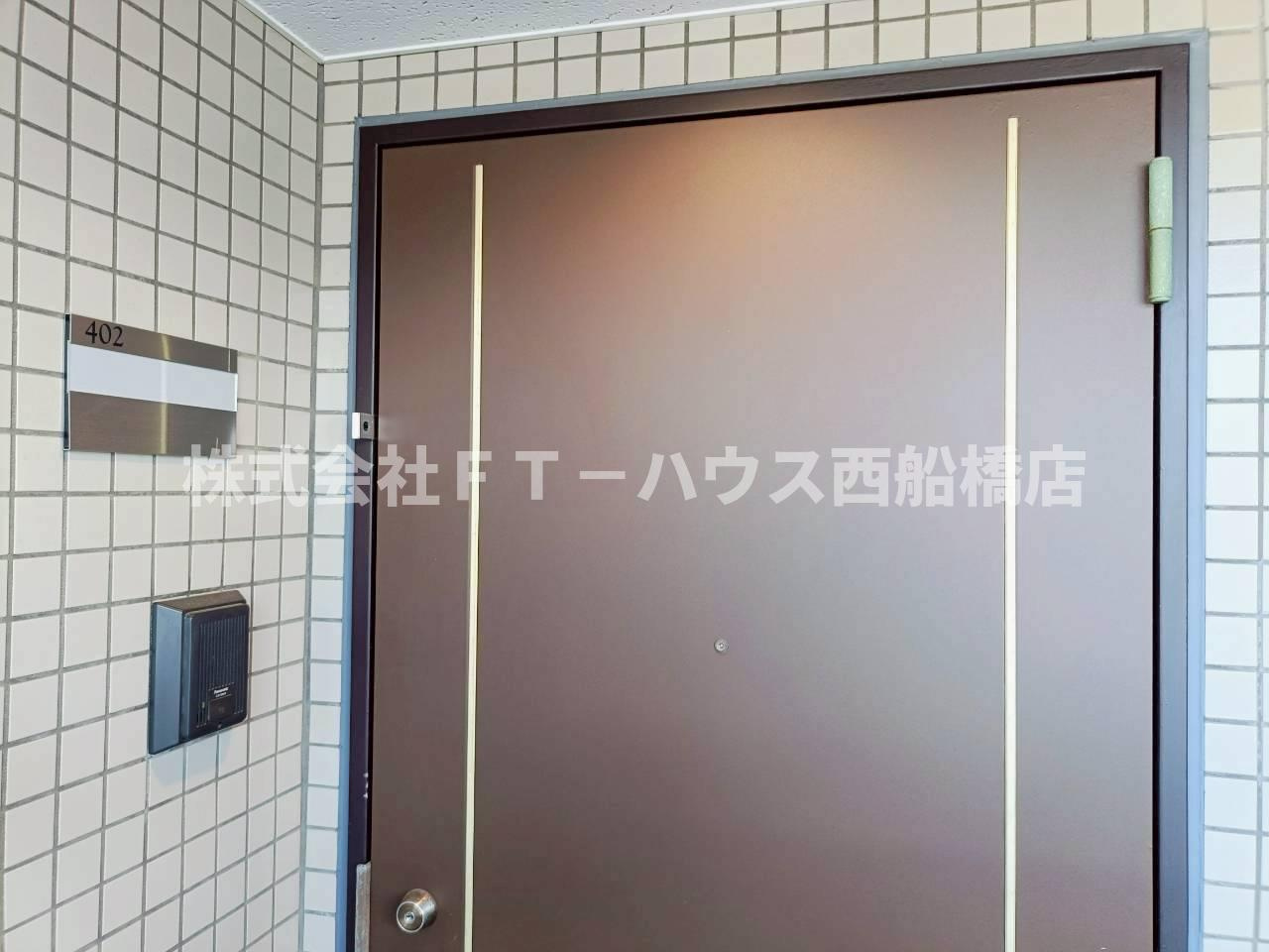 西船橋スクエアガーデンの玄関