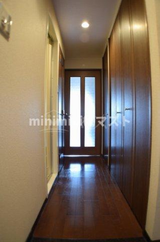 プレサンス千日前通の玄関|別部屋参考写真