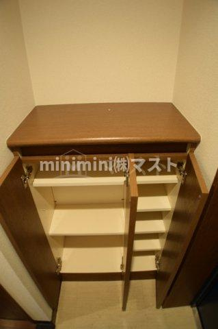プレサンス千日前通の収納|別部屋参考写真
