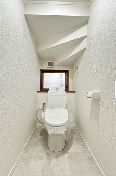 中古戸建　富士市伝法Rのトイレ|1階トイレです