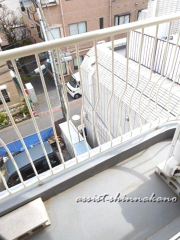大寿マンションのバルコニー|※他号室の参考写真です。