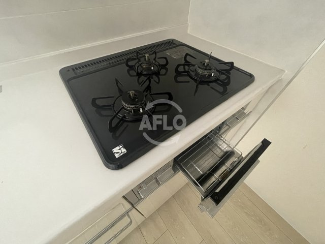 ブルフォルトゥーナ扇町のキッチン|ブルフォルトゥーナ扇町　グリル付き三口コンロ