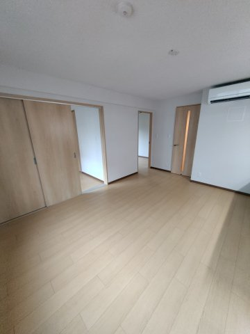 ＣＥＮＴＲＡＬ　ＧＡＲＤＥＮ　ＲＥＳＩＤＥＮＣＥ　ＴＯＫＹＯの居間・リビング