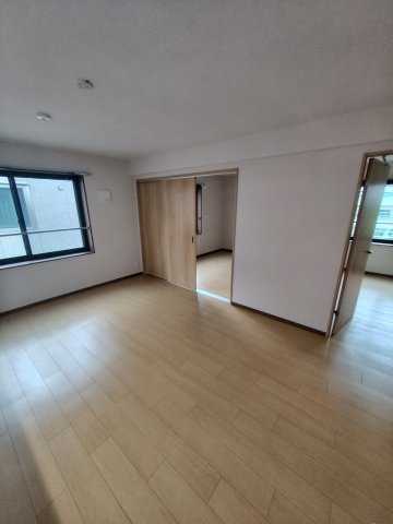 ＣＥＮＴＲＡＬ　ＧＡＲＤＥＮ　ＲＥＳＩＤＥＮＣＥ　ＴＯＫＹＯの居間・リビング
