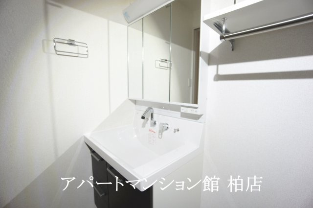 ジャム　ハウスの独立洗面台|同施工会社、同型タイプです