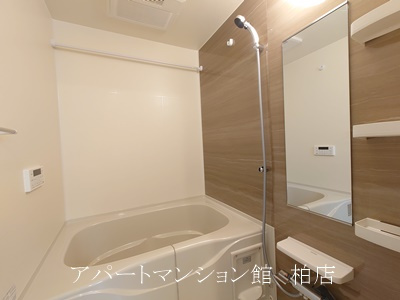 ジャム　ハウスの居間・リビング|同施工会社、同型タイプです