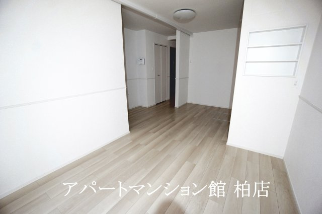 ジャム　ハウスの居間・リビング|同施工会社、同型タイプです