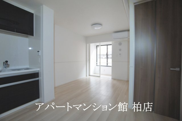 ジャム　ハウスの居間・リビング|同施工会社、同型タイプです
