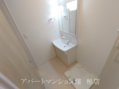 ジャム　ハウスの居間・リビング|同施工会社、同型タイプです