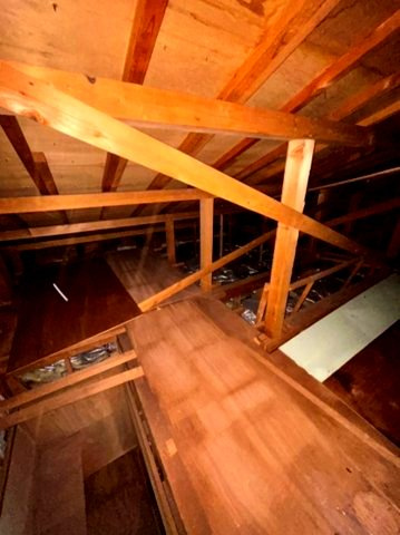 東有岡3丁目の収納|屋根裏収納付き