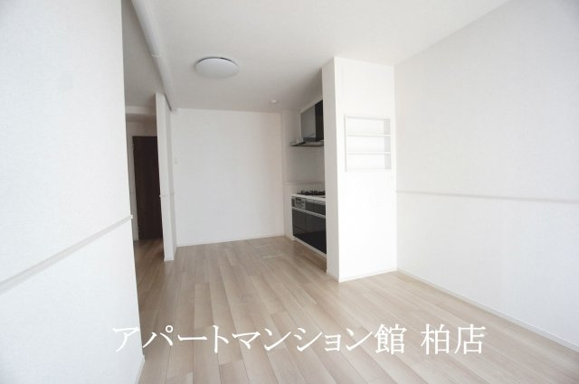 ジャム　ハウスの居間・リビング|同施工会社、同型タイプです
