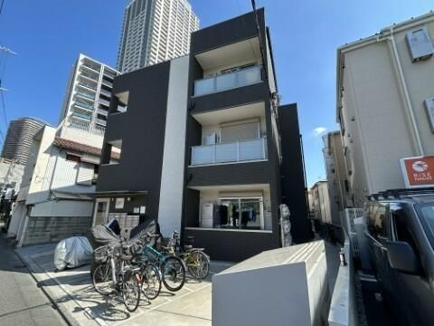 ラグランジュ新川崎のエントランス