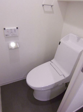 ステージファースト菊川アジールコートのトイレ|ゆったりとした空間のトイレです