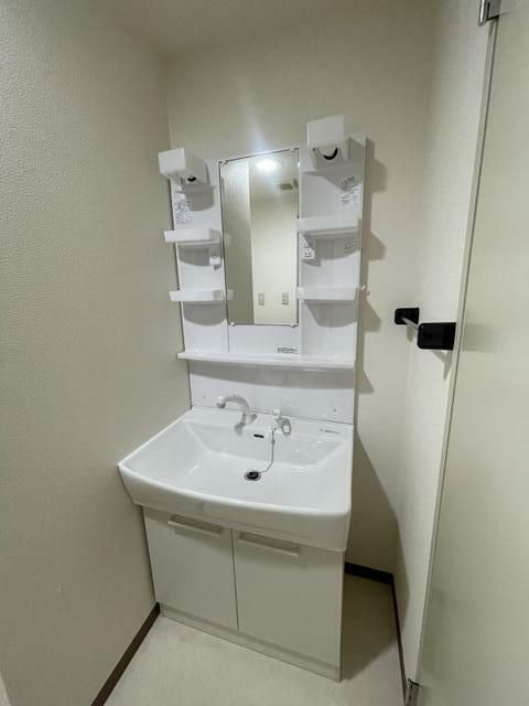 シティコア鶴見の独立洗面台