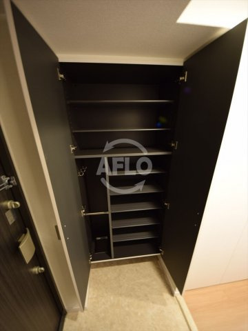 レオンコンフォート阿波座西の収納|レオンコンフォート阿波座西　シューズインクローク