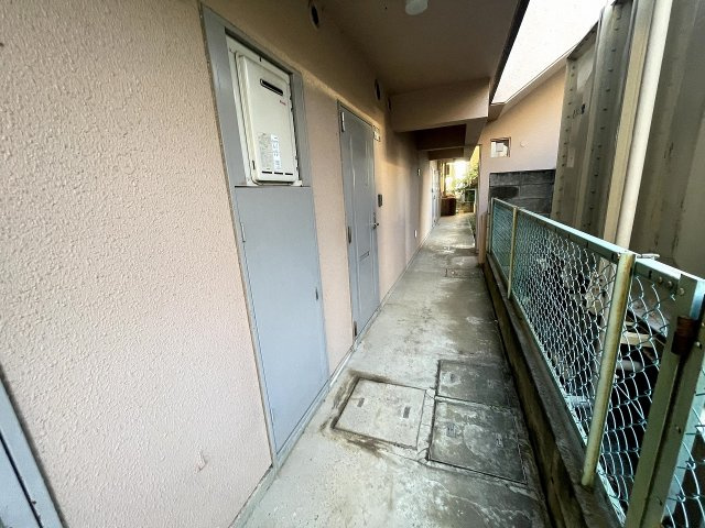 ハイツ久我のロビー