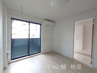プルミエ・クリュＡの居間・リビング|同施工会社、同型タイプです／※現況優先