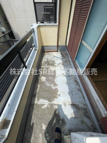 高井田中古テラスハウスのバルコニー|陽当たり良好で洗濯物が乾きやすいです！