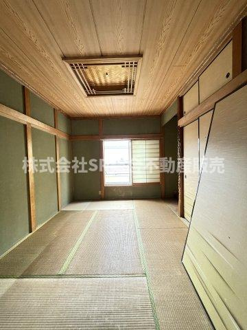 高井田中古テラスハウスの子供部屋|弊社は中古戸建のご紹介、その後のリフォームのご提案、
賃貸物件のご紹介、すべてご対応可能です。
お客様にあったプランをご提案致します。
まずはお問合せ下さいませ。
