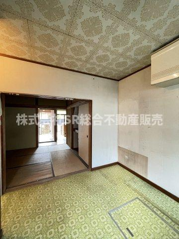 高井田中古テラスハウスのキッチン|弊社は、工務店と関係強化を徹底し、世界情勢やナフサショックの影響を受けずに材料確保を行い、納期も遅れることがございませんので、心配ご無用です！お気軽にご相談下さい。