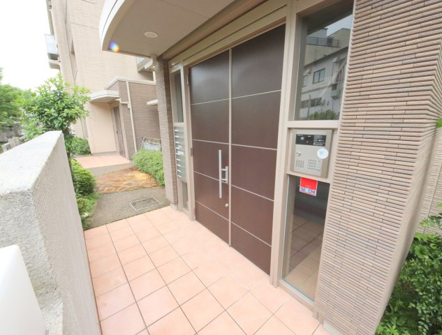 モンパルクいこまⅠのエントランス