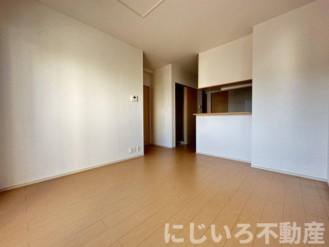 クレセントⅡの居間・リビング