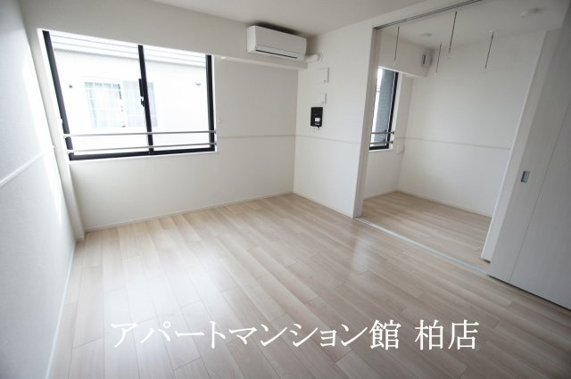 ジャム　ハウスの居間・リビング|同施工会社、同型タイプです