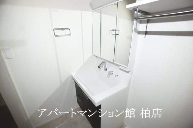 ジャム　ハウスの独立洗面台|同施工会社、同型タイプです