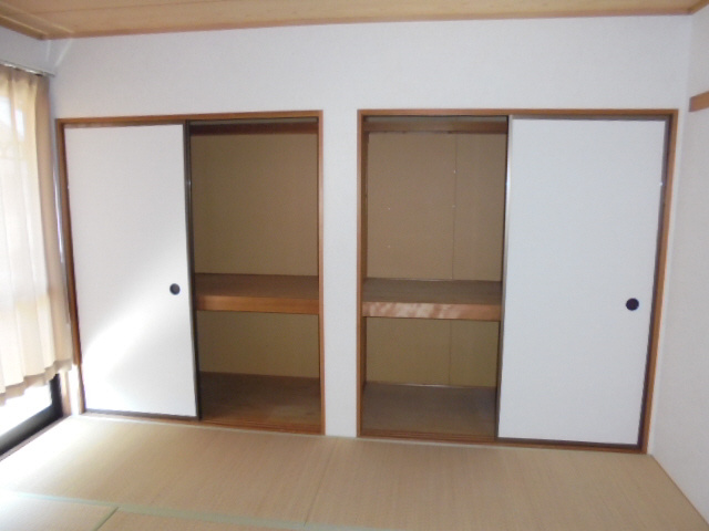 コーポサンライズB棟の収納