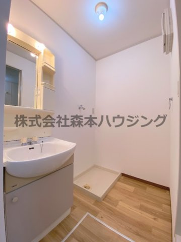 【洗面所】 | 　コスモコート西 | 脱衣スペースもあります