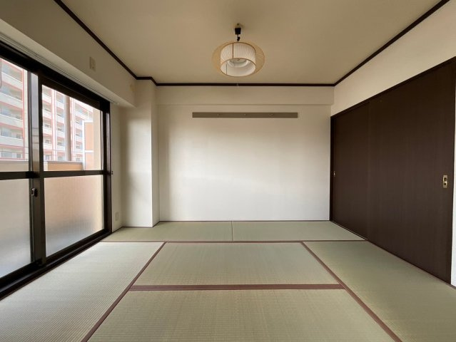 巴町コロンバスタワーの和室