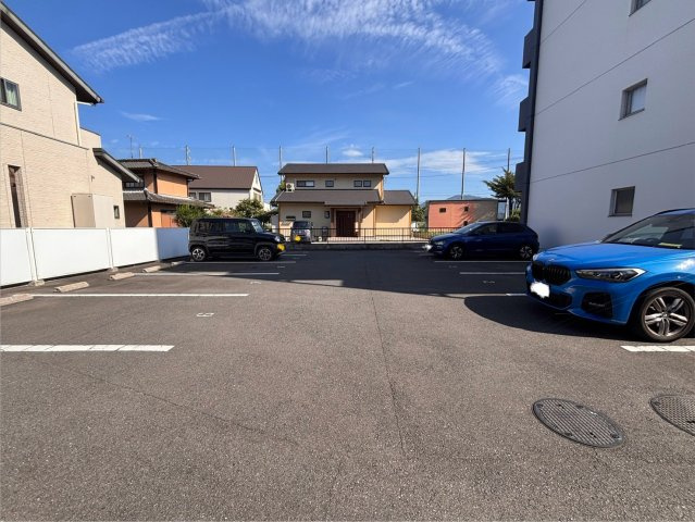 REGINA賀来の駐車場