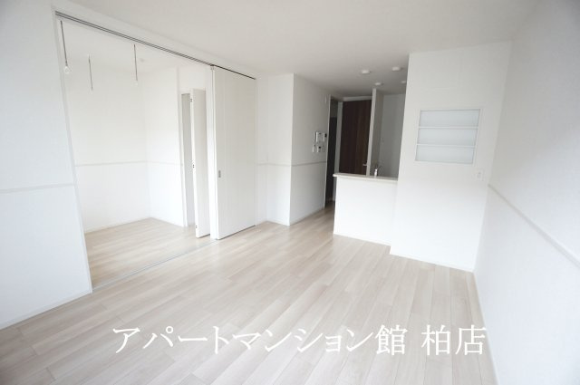 ジャム　ハウスの居間・リビング|同施工会社、同型タイプです