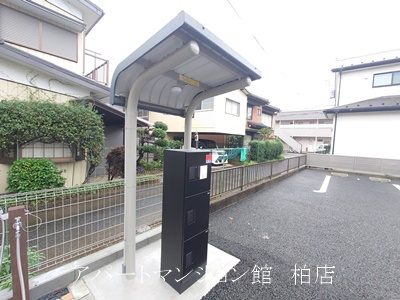 ジャム　ハウスの居間・リビング|同施工会社、同型タイプです
