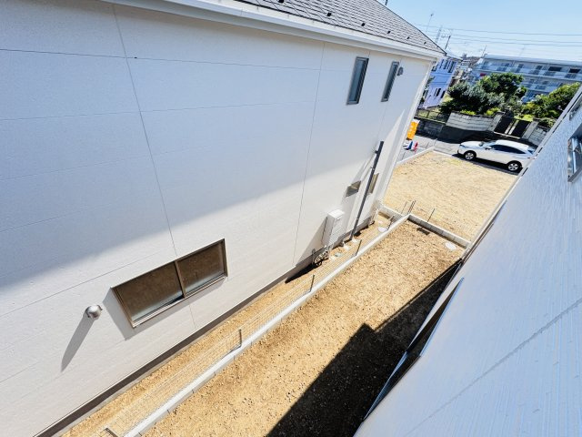 松戸市小金原５丁目新築戸建【貝の花小学校：7分】の庭|リビング前・南側庭スペース