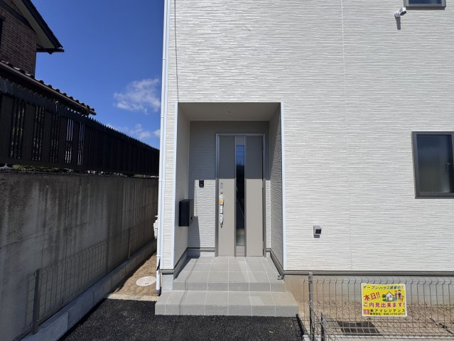 松戸市小金原５丁目新築戸建【貝の花小学校：7分】の玄関|エントランス・玄関ポーチ
