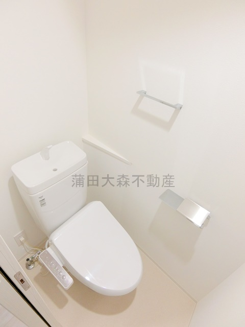 ADORE URBAN大森町Aのトイレ|温水洗浄便座付きのトイレ