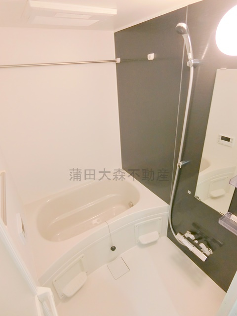 ADORE URBAN大森町Aの浴室|追焚+浴室乾燥機能付きバスルーム　お風呂